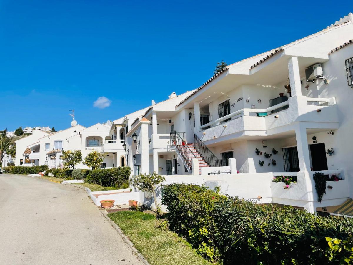 Riviera By The Beach 2 Bedroom Apartment Sitio de Calahonda Esterno foto