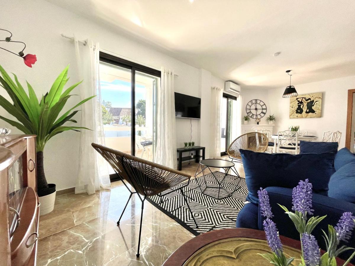 Riviera By The Beach 2 Bedroom Apartment Sitio de Calahonda Esterno foto