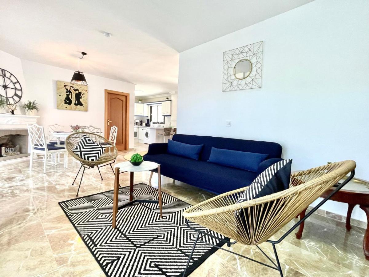 Riviera By The Beach 2 Bedroom Apartment Sitio de Calahonda Esterno foto