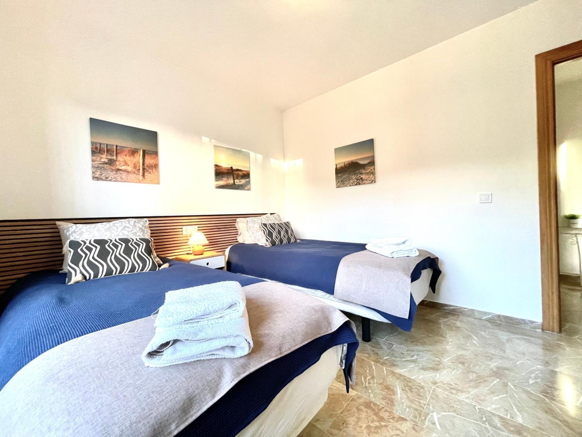 Riviera By The Beach 2 Bedroom Apartment Sitio de Calahonda Esterno foto